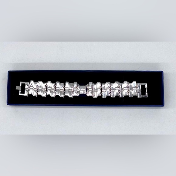 NWT SWAROVSKI Prime Time Silver and Crystal Bracelet 7” - Picture 3 of 6